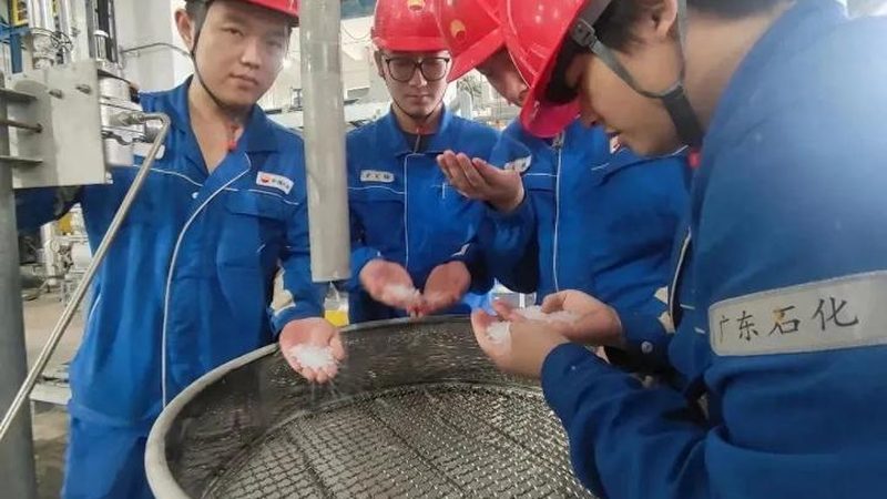 水性助剂在现代涂料工业中的应用与挑战